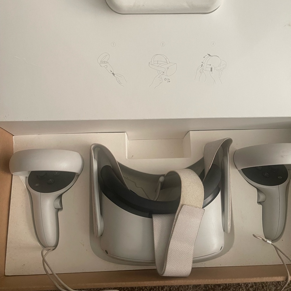First Gen. Oculus (box included)